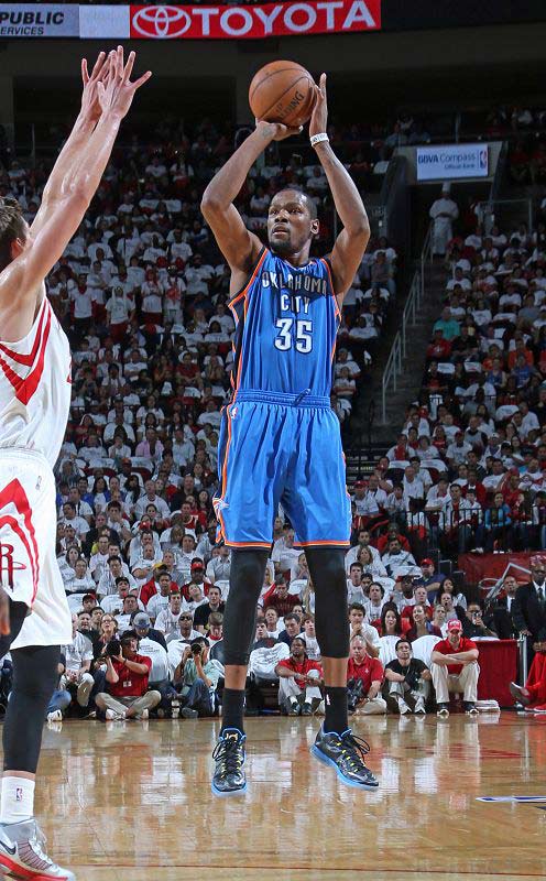 球员迎来高 球员迎来高