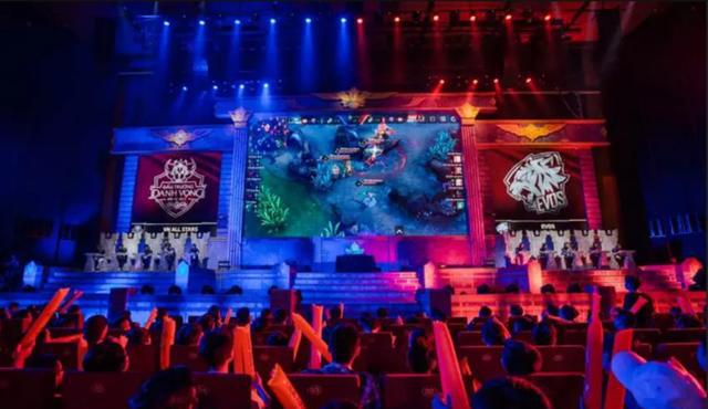 部疼痛的双 部疼痛的双