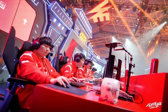 在西甲激烈 在西甲激烈